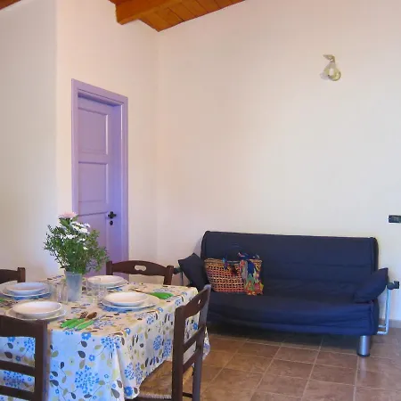 Locazione Turistica Le Castella 7-8 *